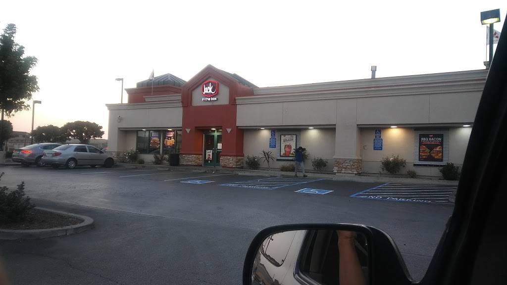 Jack in the Box | restaurant | 1810 N Main St, Salinas, CA 93906, USA | 8314495158 OR +1 831-449-5158