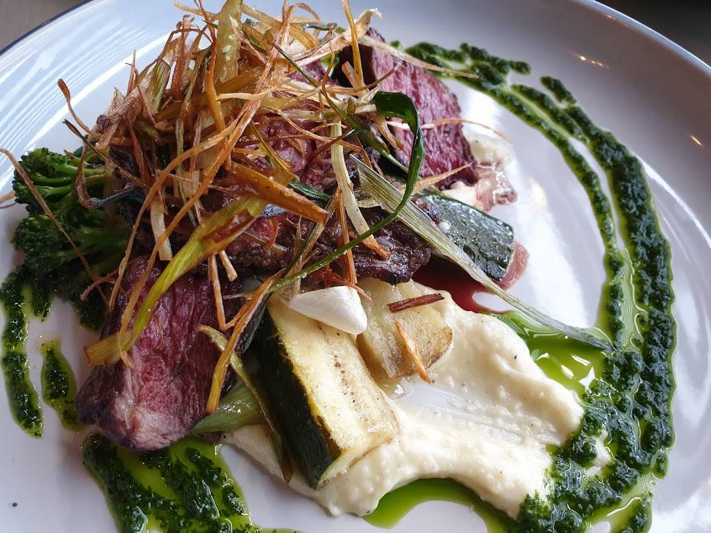 Amuse Kitchen & Wine | restaurant | 500 Eagleson Rd, Kanata, ON K2M 1H4, Canada | 6138808883 OR +1 613-880-8883