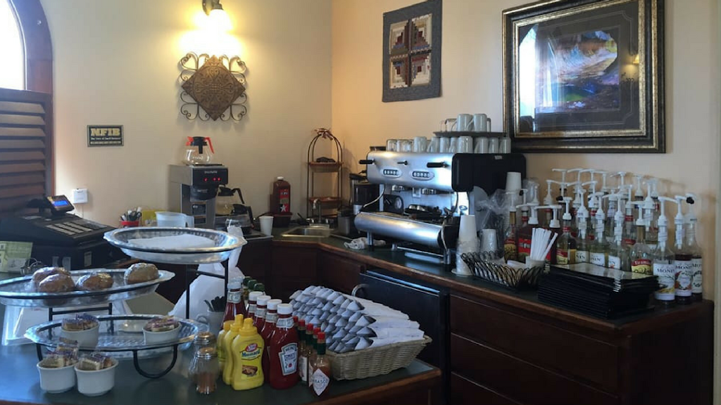 Christines Restaurant & Catering | restaurant | 209 N 2nd St, Rocky Ford, CO 81067, USA | 7192543833 OR +1 719-254-3833