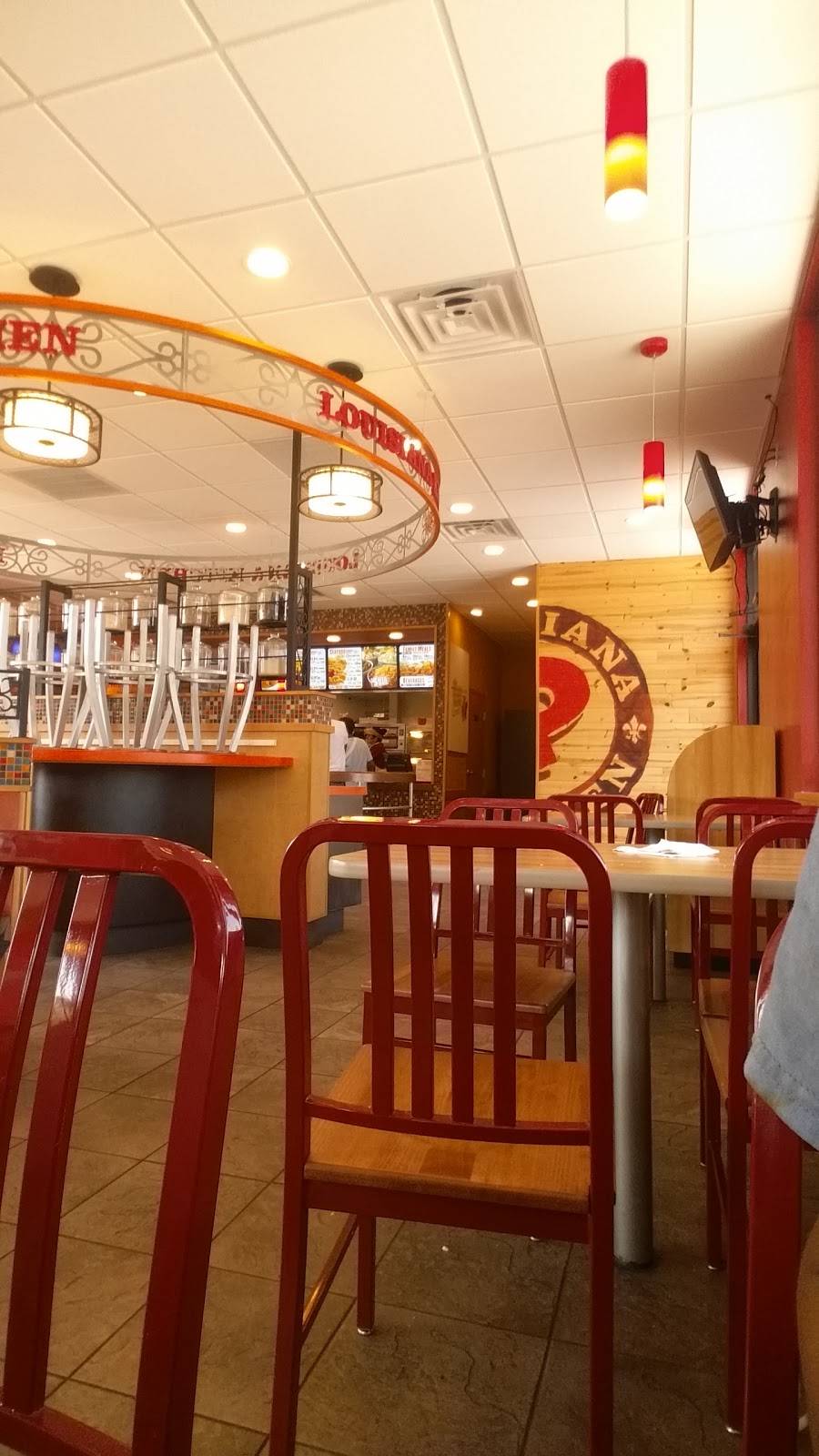 Popeyes Louisiana Kitchen | restaurant | 705 W Illinois Ave, Dallas, TX 75224, USA | 2142156863 OR +1 214-215-6863