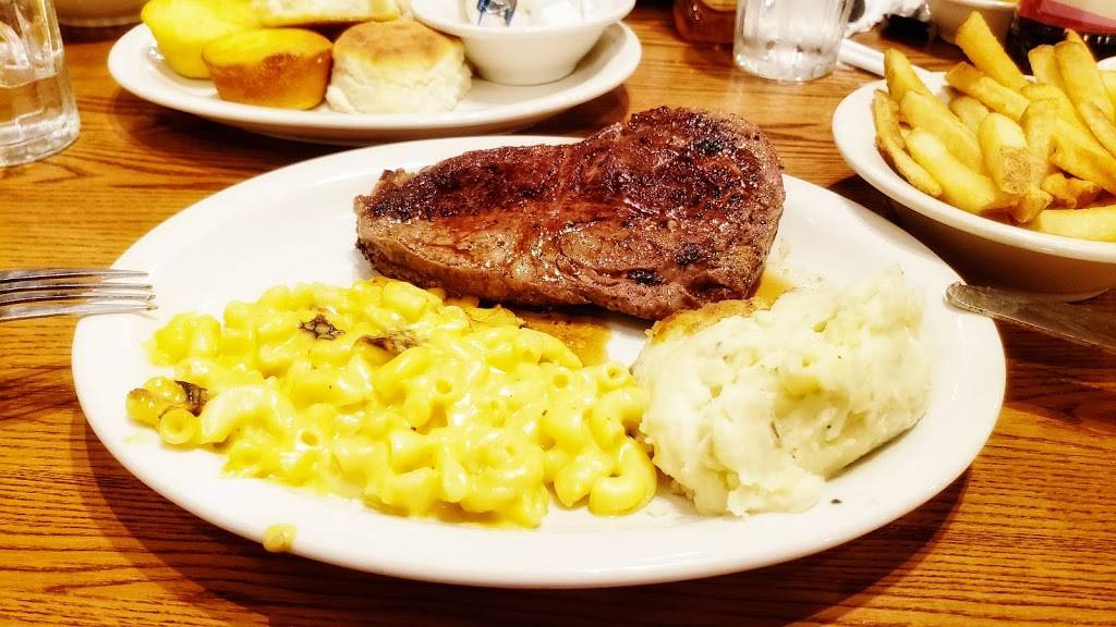 Cracker Barrel Old Country Store | restaurant | 2550 Peters Rd, Fort Pierce, FL 34945, USA | 7725959393 OR +1 772-595-9393