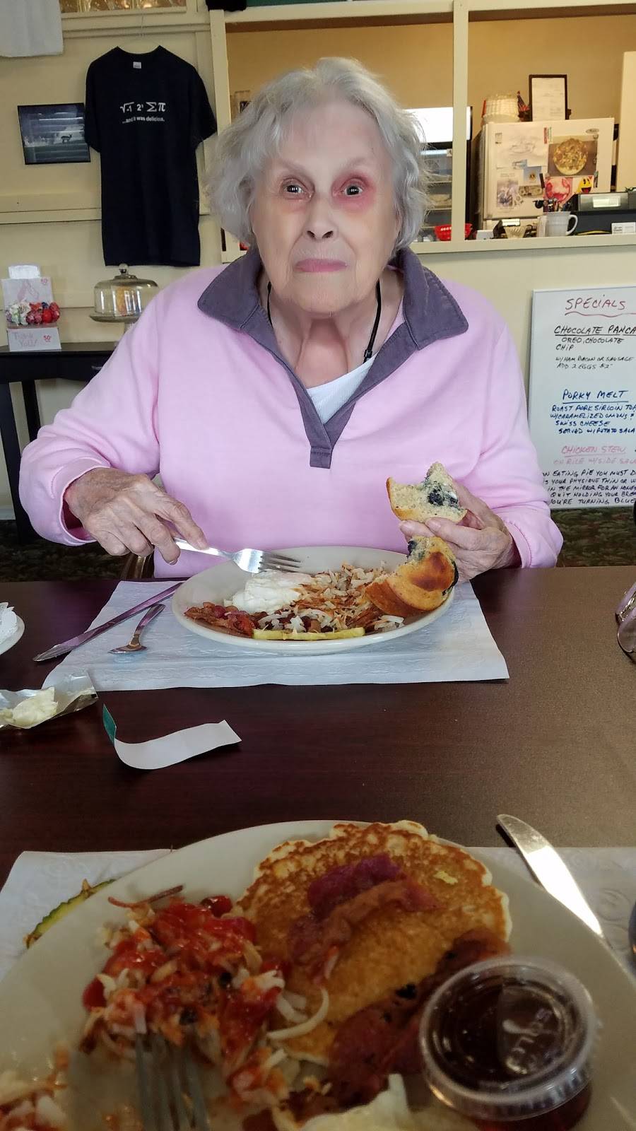 The Cottage at Fairfield Restaurant | restaurant | 25 Peavine Plaza #102, Crossville, TN 38571, USA | 9314561999 OR +1 931-456-1999