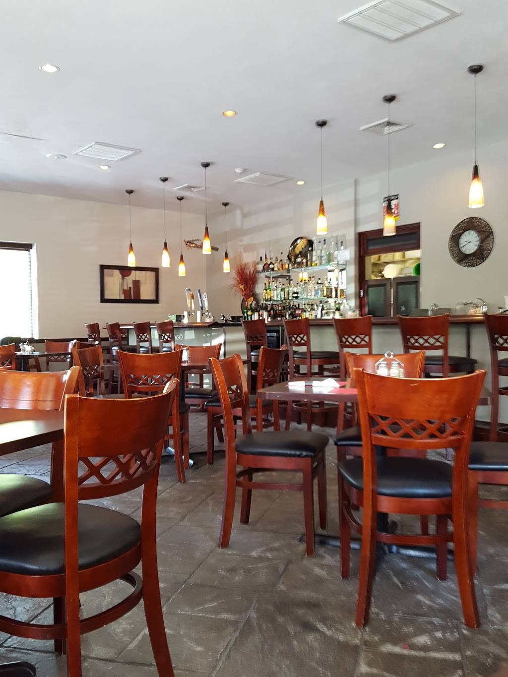 Dimitrious Family Restaurant | restaurant | 125 Bridge St, Pelham, NH 03076, USA | 6036354230 OR +1 603-635-4230