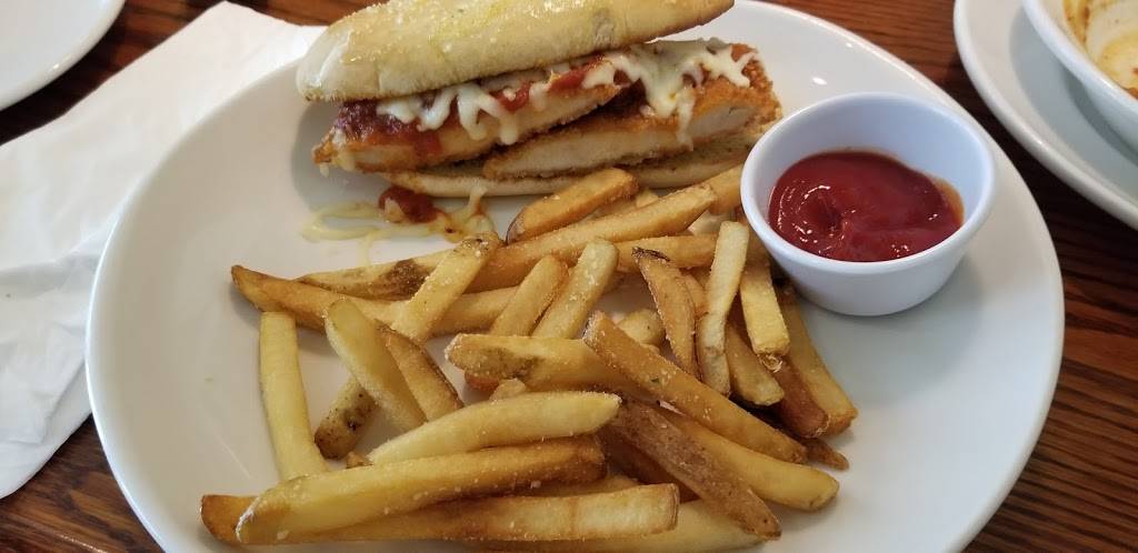 Olive Garden Italian Restaurant | meal takeaway | 2150 Richmond Rd, Williamsburg, VA 23185, USA | 7572599170 OR +1 757-259-9170