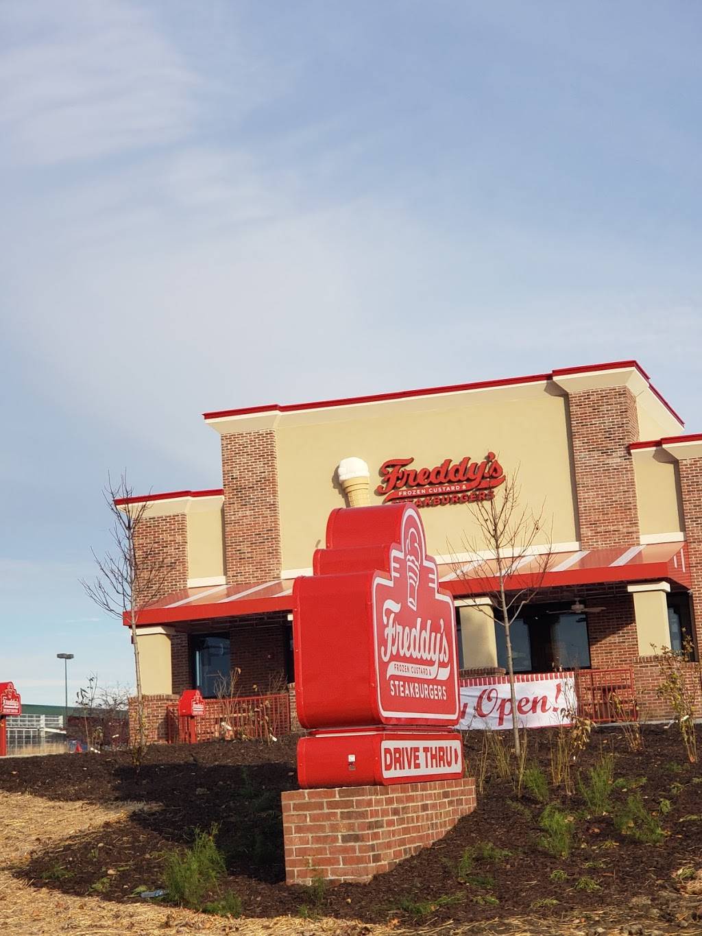 Freddys Frozen Custard & Steakburgers | restaurant | 17601 S Halsted St, Homewood, IL 60430, USA | 7089600872 OR +1 708-960-0872