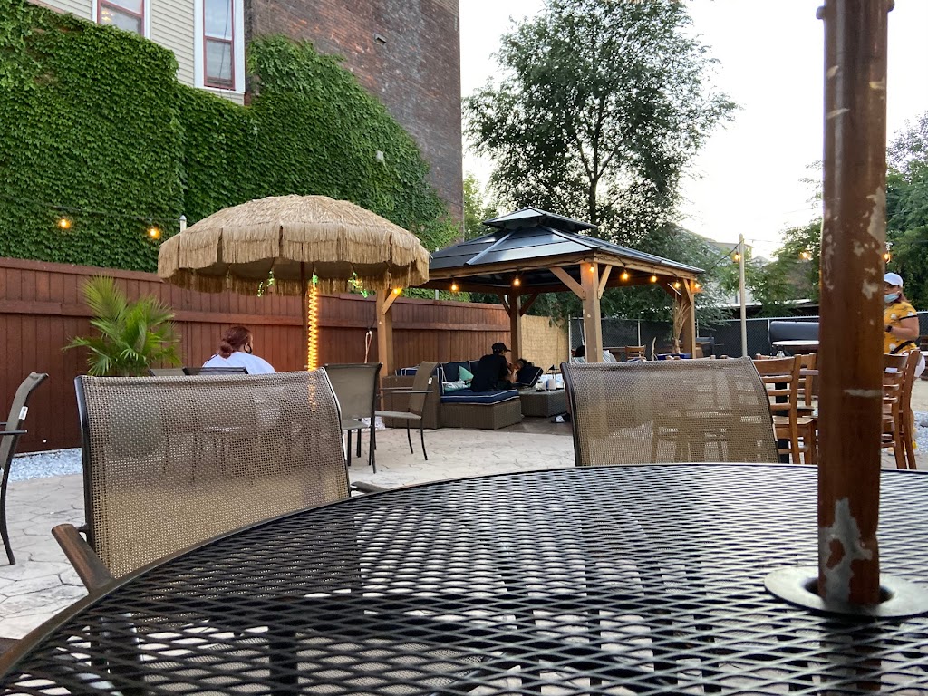 Fiesta Cafe | restaurant | 305 Main St, Holyoke, MA 01040, USA | 4134377919 OR +1 413-437-7919