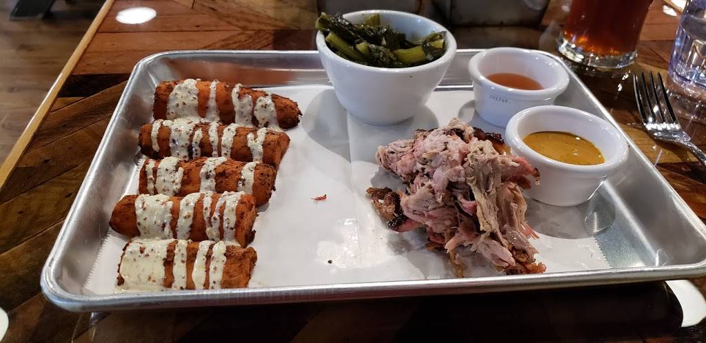 Station Family + BBQ | restaurant | 400 Wyoming Ave, Cincinnati, OH 45215, USA | 5136796797 OR +1 513-679-6797