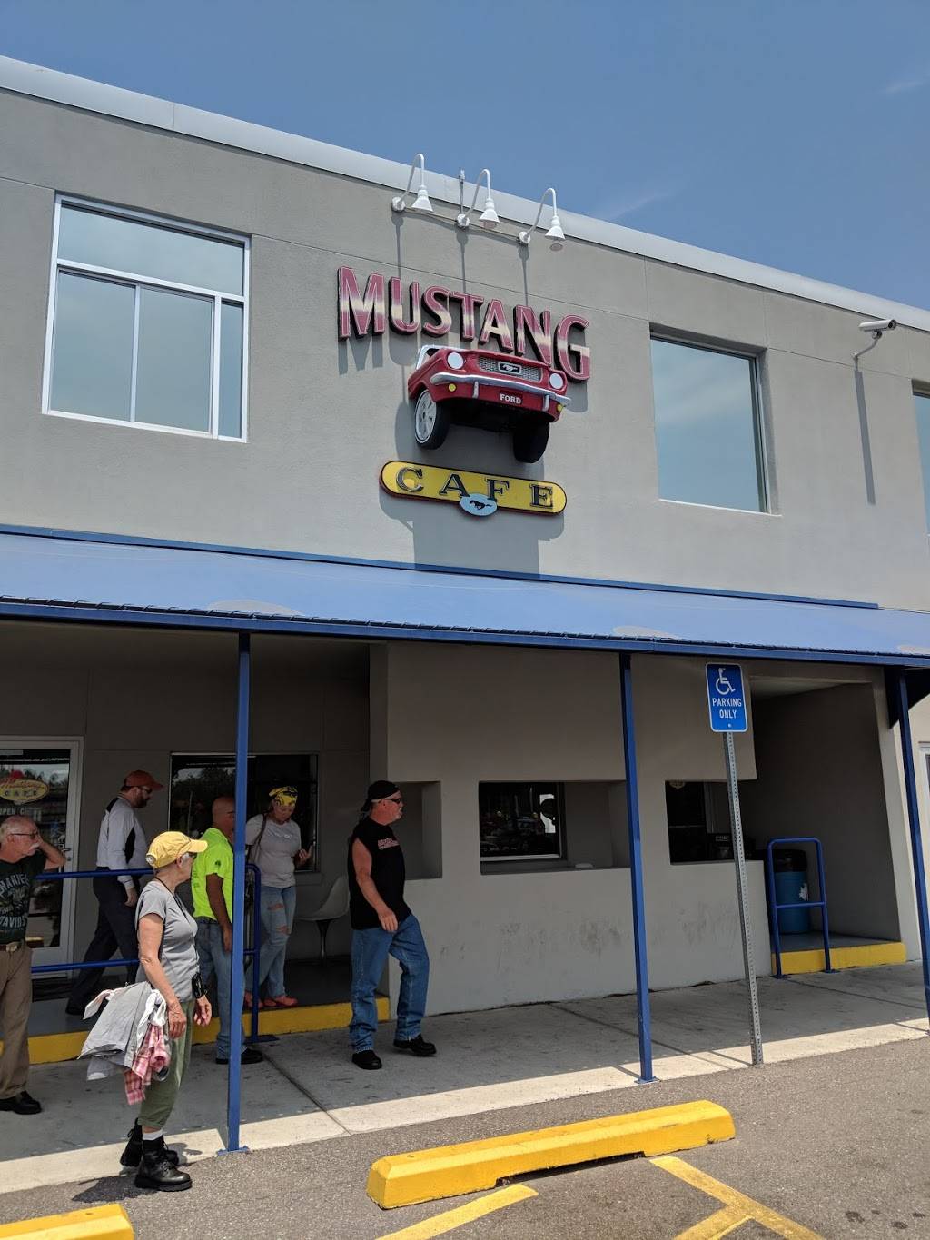 The Mustang Cafe | restaurant | 8601 Lomas Blvd NE, Albuquerque, NM 87112, USA | 5052754477 OR +1 505-275-4477