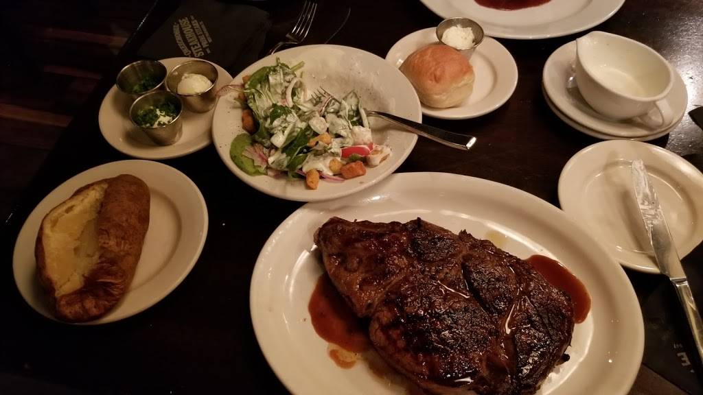 Okeechobee Steak House | restaurant | 2854 Okeechobee Blvd, West Palm Beach, FL 33409, USA | 5616835151 OR +1 561-683-5151