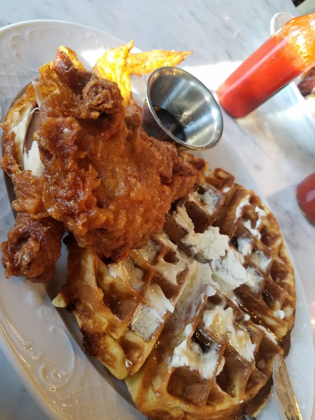 BAWK! Fried Chicken | restaurant | 1409 R St #102, Sacramento, CA 95811, USA | 9164658700 OR +1 916-465-8700