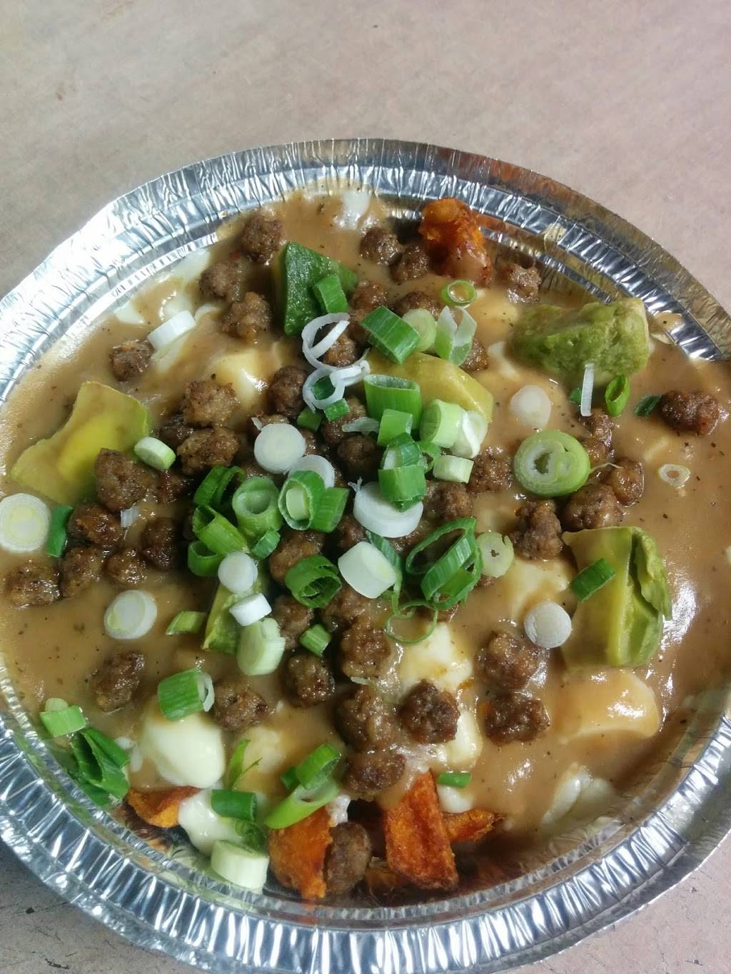 La Poutinerie | restaurant | 1443 Ogilvie Rd, Gloucester, ON K1J 7P3, Canada | 6133663588 OR +1 613-366-3588