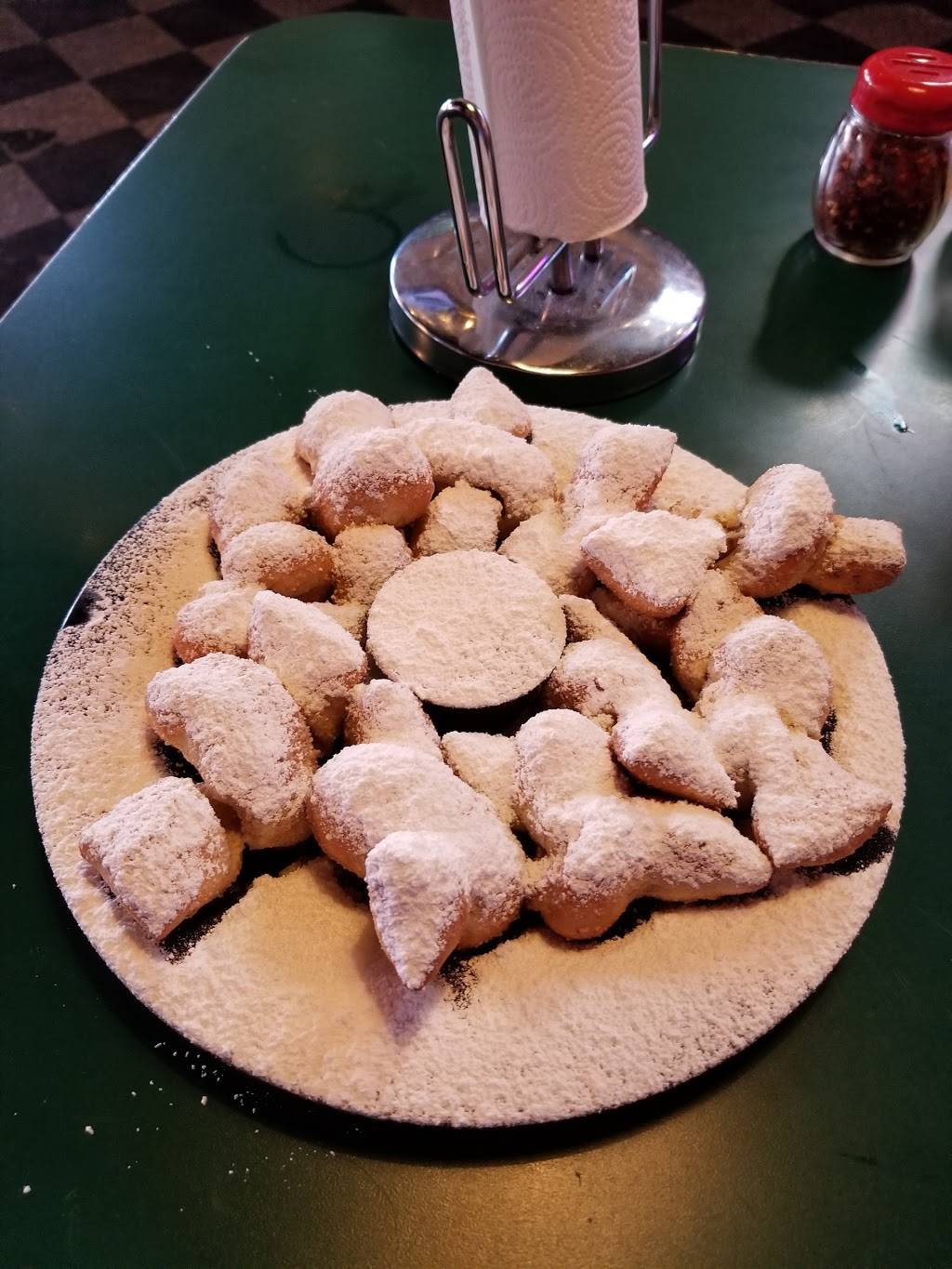 Schlittz & Giggles | restaurant | 301 3rd St, Baton Rouge, LA 70801, USA | 2252184271 OR +1 225-218-4271