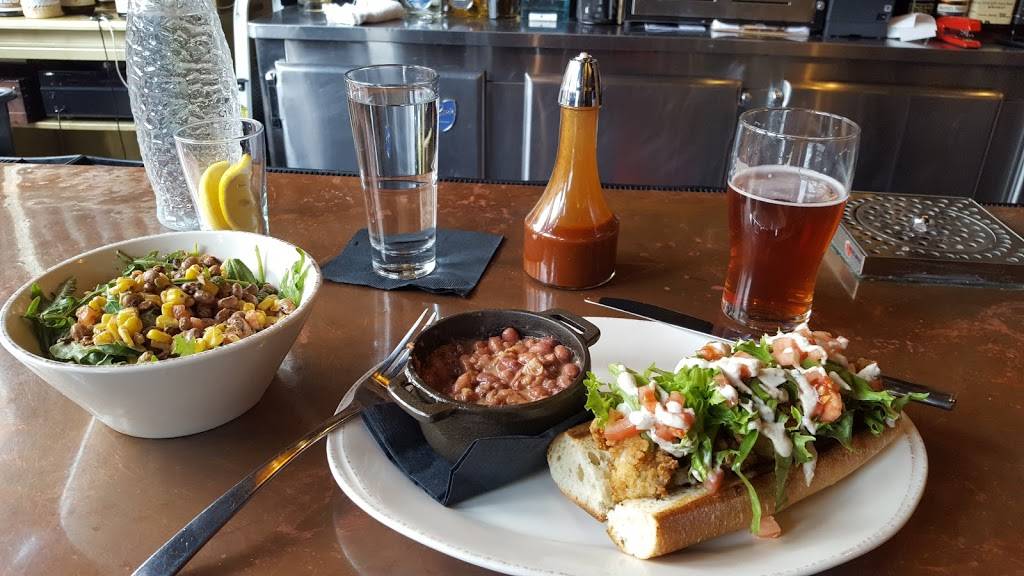 The Creole Burger Bar & Southern Kitchen | restaurant | 1218 Turner Rd, Lansing, MI 48906, USA | 5173711361 OR +1 517-371-1361