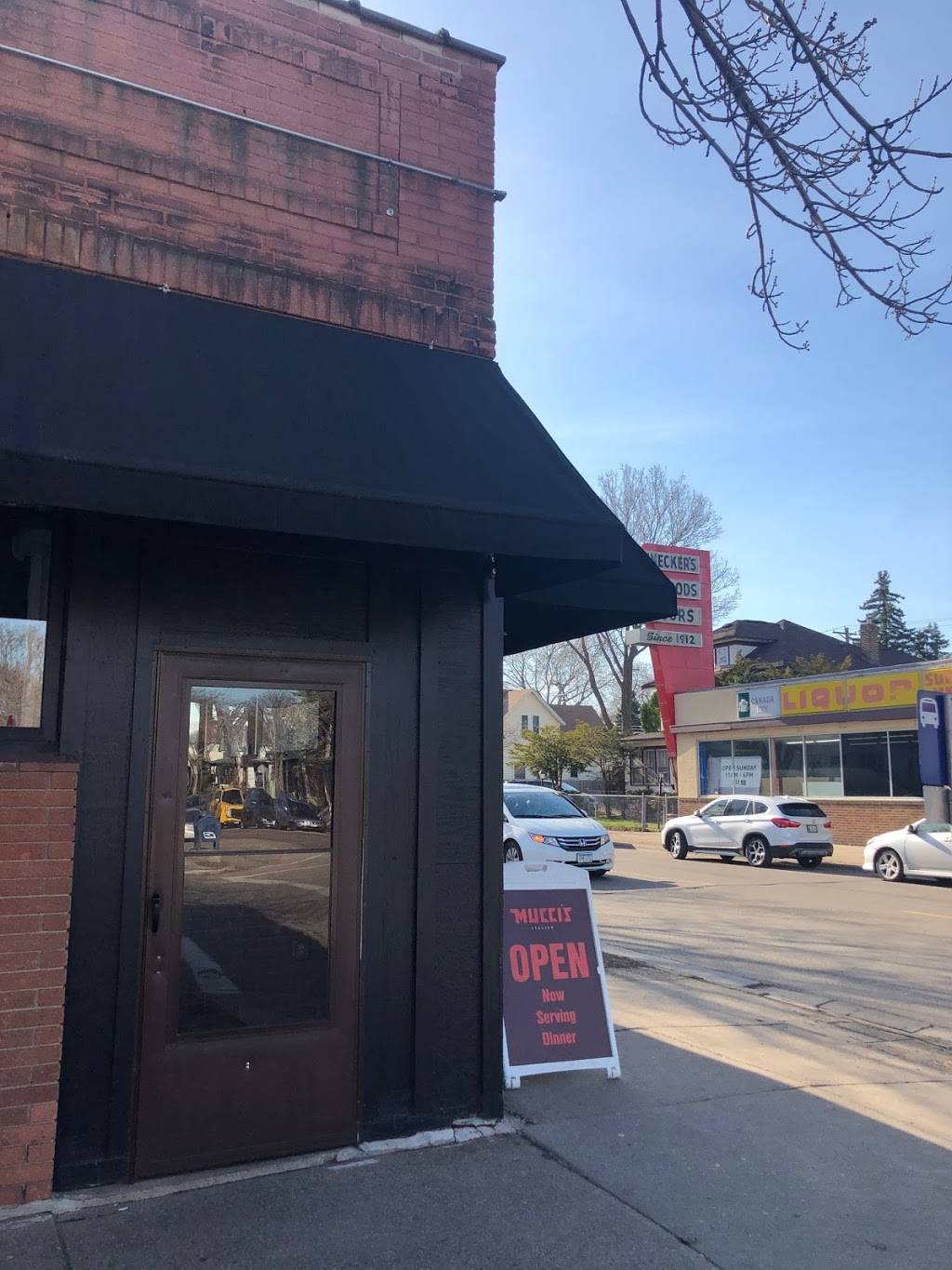 Muccis Italian | restaurant | 786 Randolph Ave, St Paul, MN 55102, USA | 6513302245 OR +1 651-330-2245