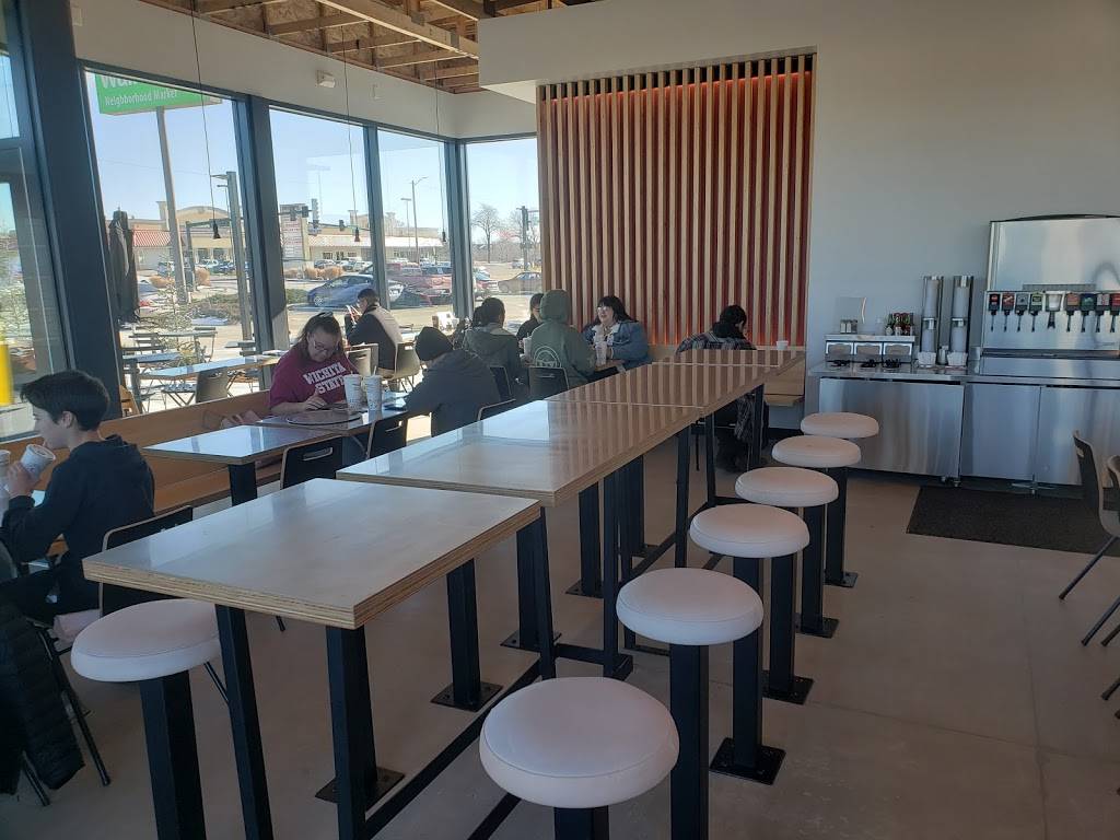 Chipotle | restaurant | 2121 N Amidon Ave, Wichita, KS 67203, USA | 3168690185 OR +1 316-869-0185