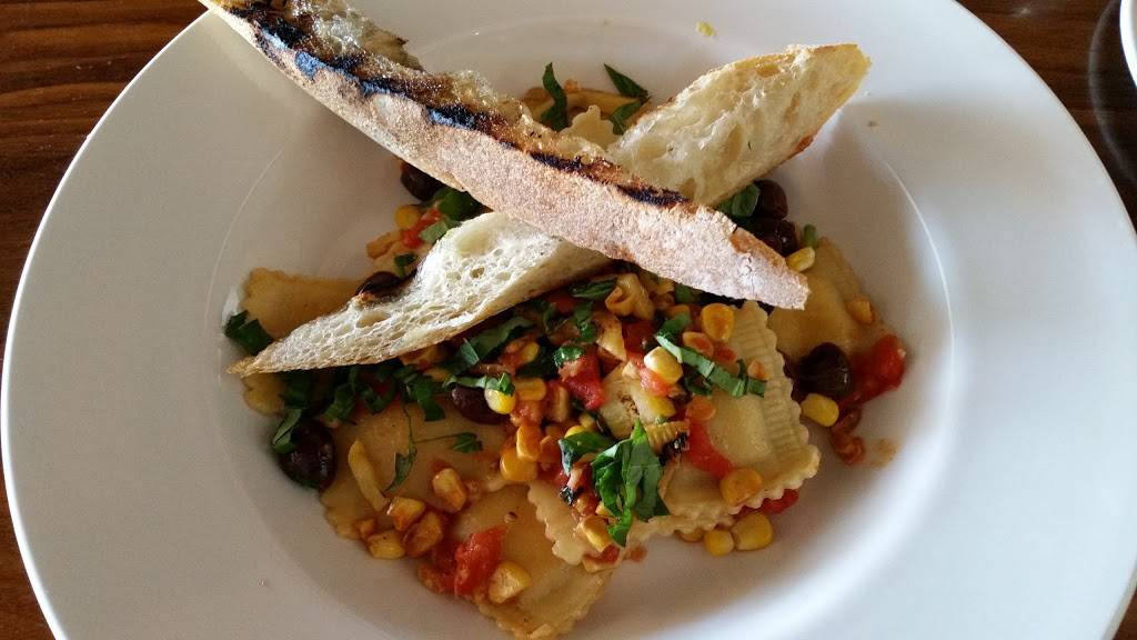 Roots Restaurant & Bar | restaurant | 19215 SE 34th St, Camas, WA 98607, USA | 3602603001 OR +1 360-260-3001