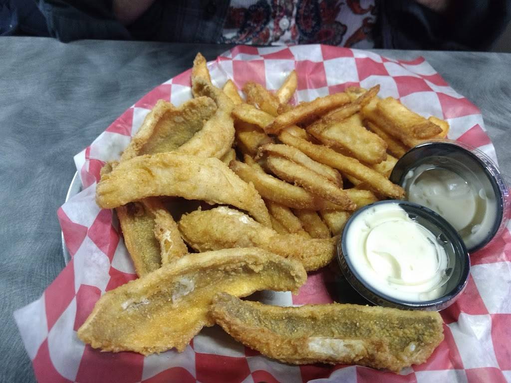 Bunker Hill Chill and Grill | restaurant | 4203 30th Street, Dorr, MI 49323, USA | 6168968103 OR +1 616-896-8103