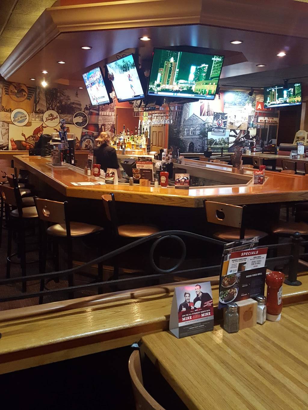 Applebees Grill + Bar | restaurant | 2121 N Prospect Ave, Champaign, IL 61822, USA | 2173598178 OR +1 217-359-8178