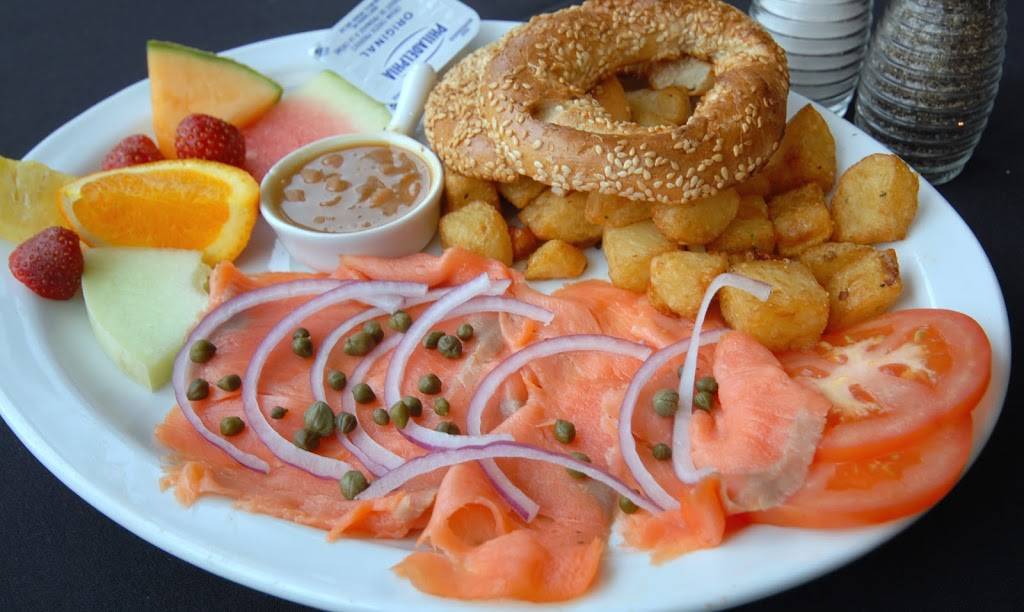 Amadeus Resto Bar - Steak Seafood Pizza - Dejeuner | restaurant | 3655 Boulevard de Sainte-Adèle, Sainte-Adèle, QC J8B 2N8, Canada | 4502297932 OR +1 450-229-7932