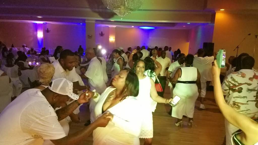 Runway Grille & Deli | restaurant | 3183 Winchester Rd, Memphis, TN 38118, USA | 9014408496 OR +1 901-440-8496