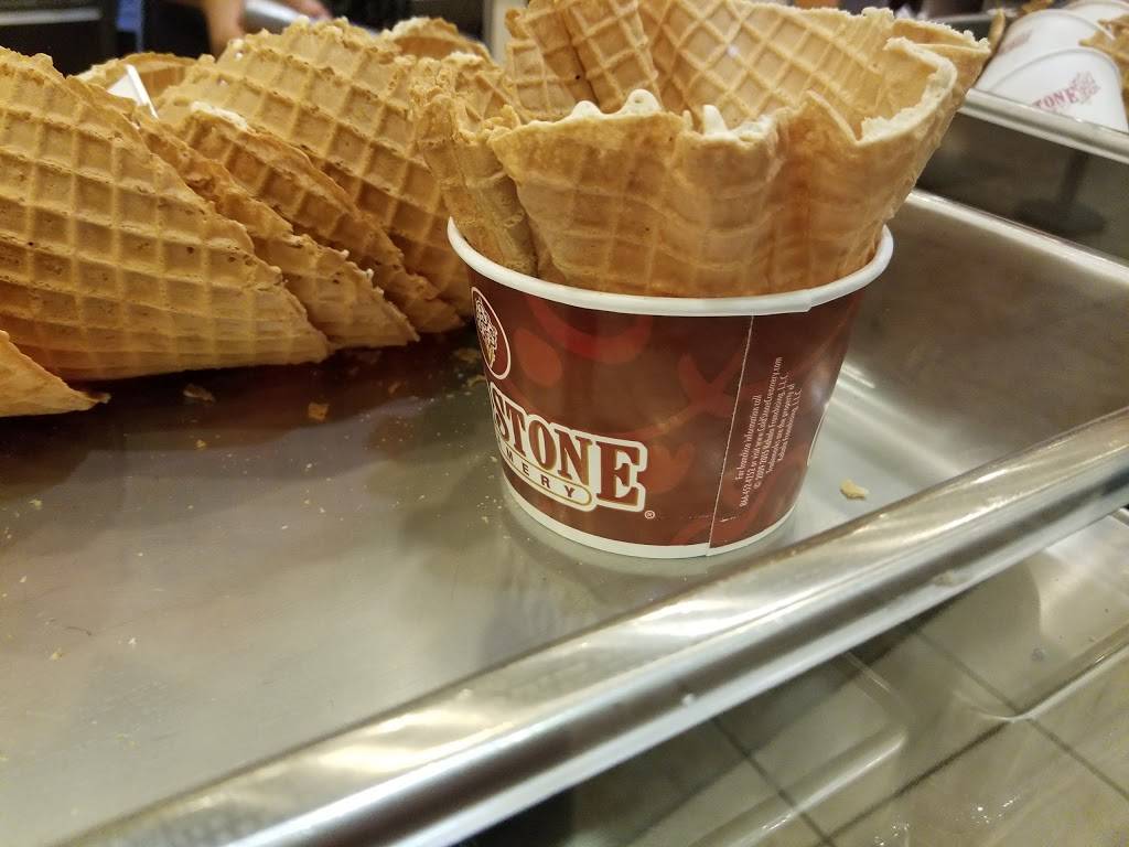 Cold Stone Creamery | bakery | 1650 Deming Way Ste 102, Middleton, WI 53562, USA | 6088310332 OR +1 608-831-0332