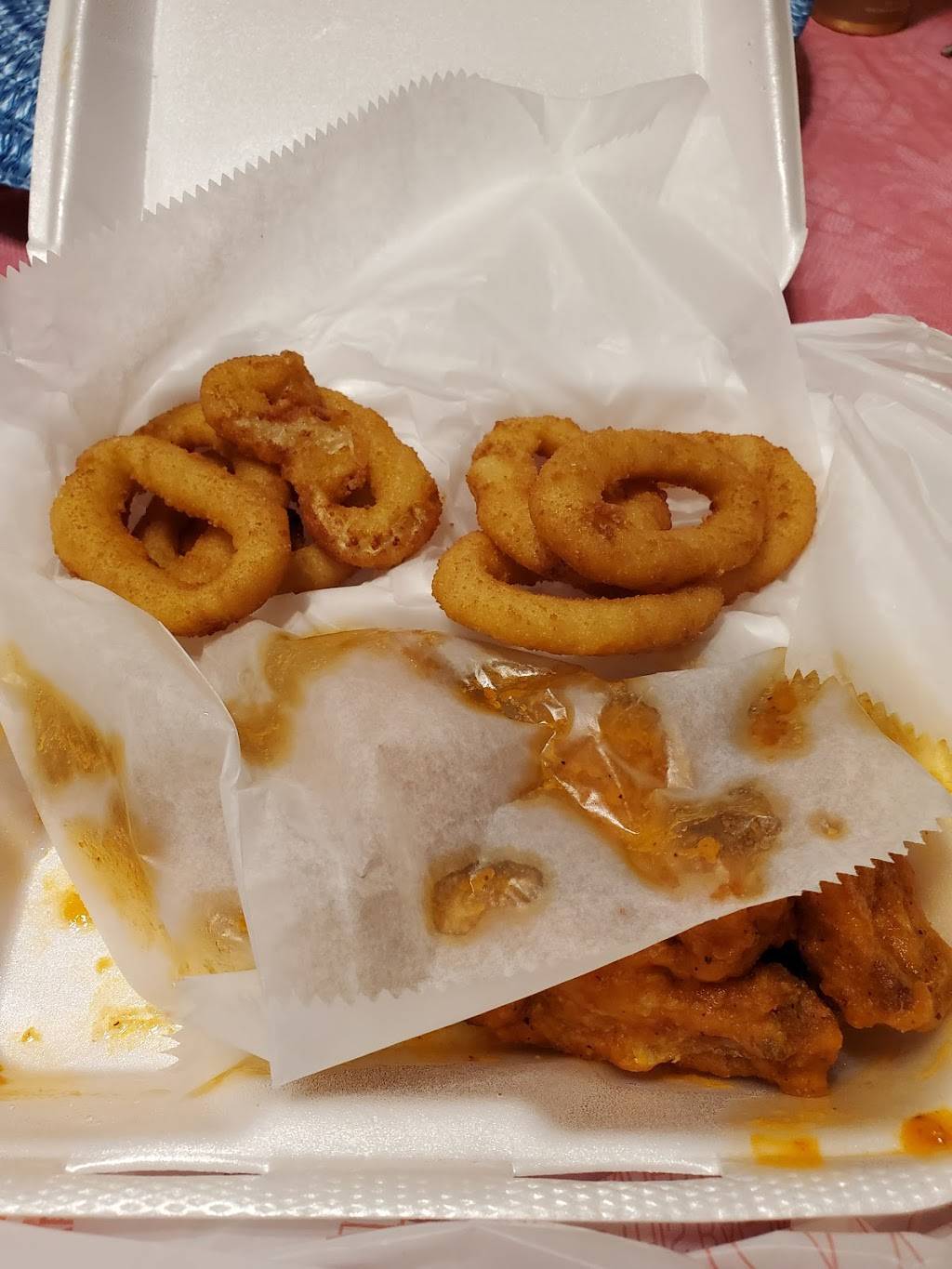 Wings and seafood | restaurant | 2812 Spring Ave SW suite B, Decatur, AL 35603, USA | 2566864353 OR +1 256-686-4353