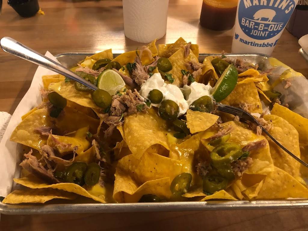 Martins Bar-B-Que Joint | restaurant | 3029 Pump House Rd, Vestavia Hills, AL 35243, USA | 2057158999 OR +1 205-715-8999