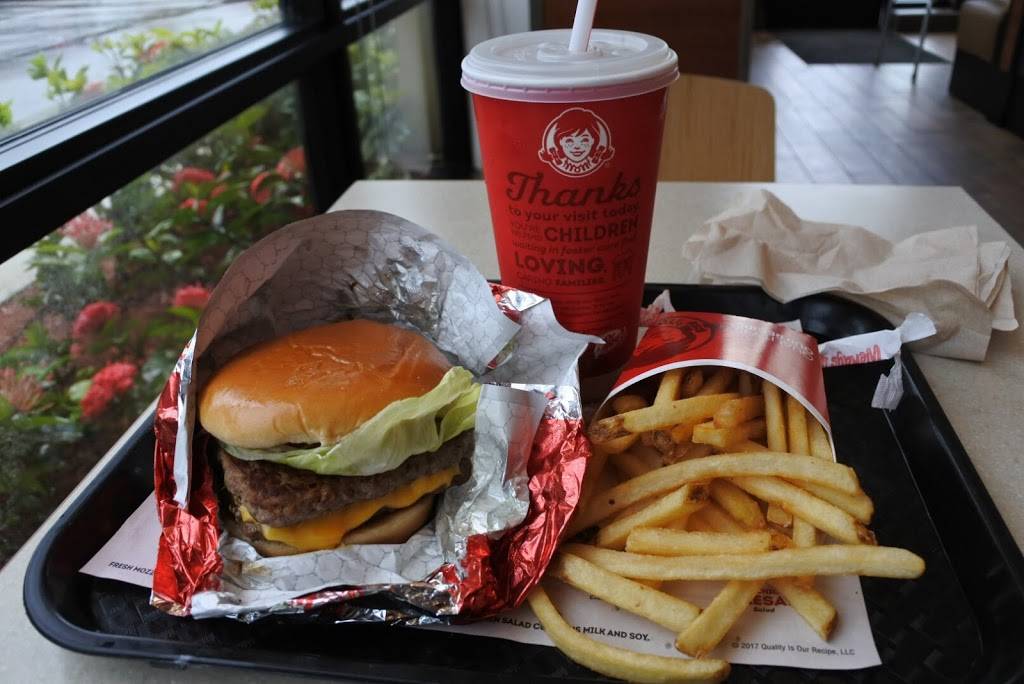 Wendys | restaurant | 8000 Pines Blvd, Pembroke Pines, FL 33024, USA | 9544990742 OR +1 954-499-0742