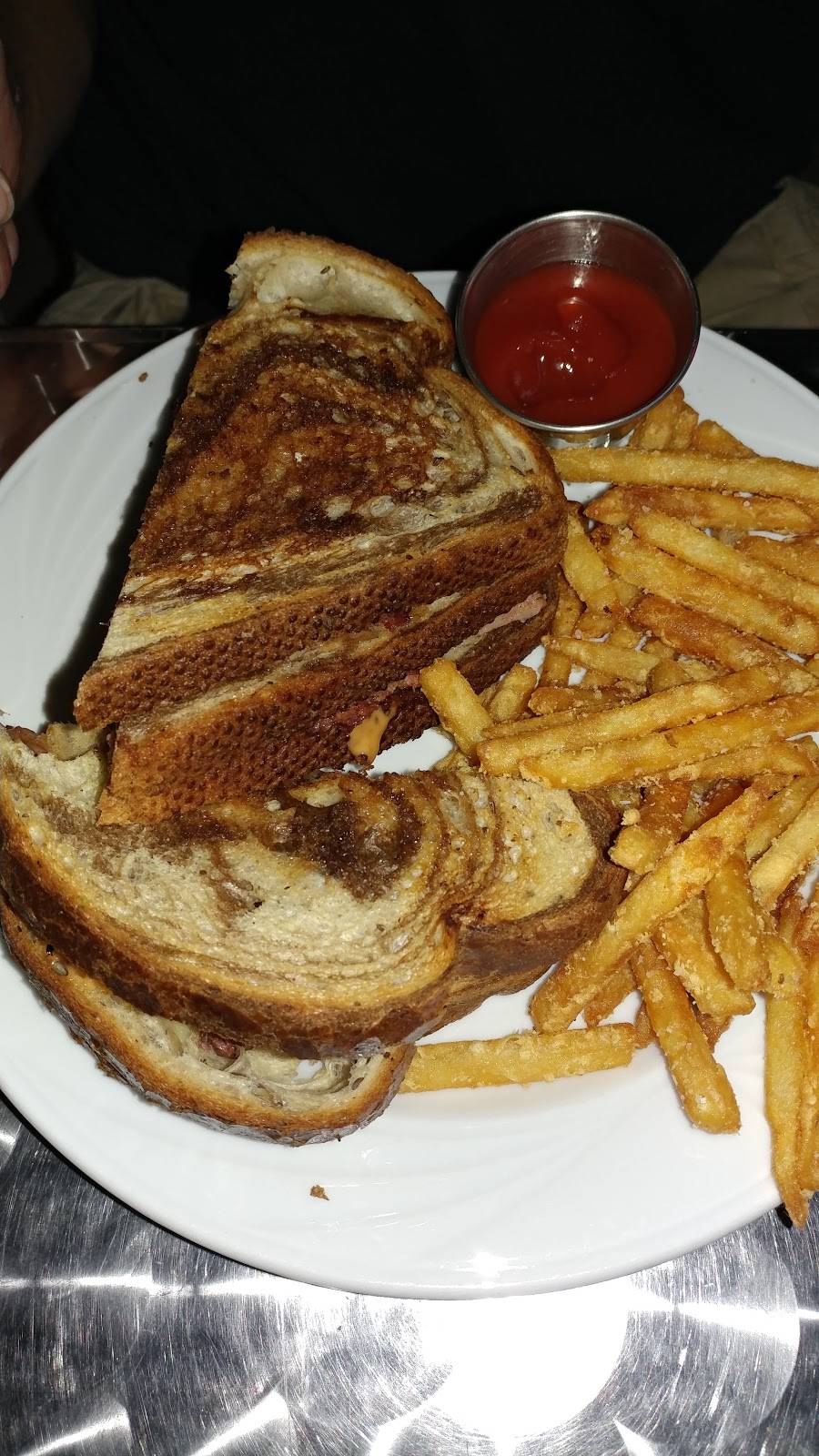 Three Monkeys Pub | restaurant | 230 Main St, Hobart, IN 46342, USA | 2199421670 OR +1 219-942-1670