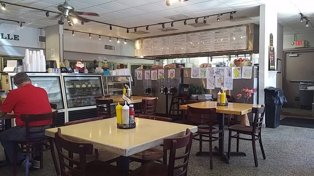 Parkway Grille | restaurant | 5517 S Fletcher Ave, Fernandina Beach, FL 32034, USA | 9042776614 OR +1 904-277-6614