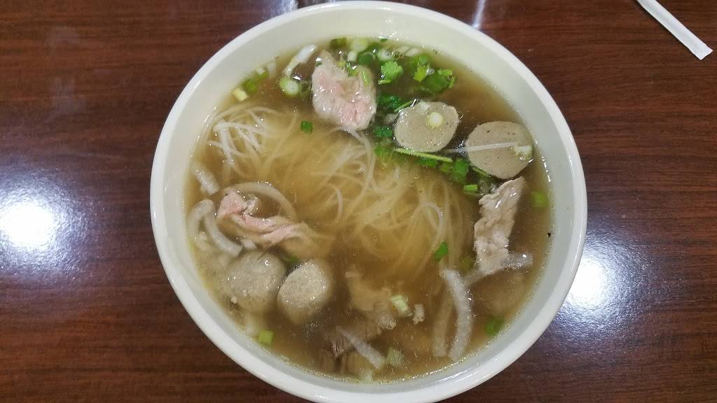 Van Thong Chinese-Vietnamese | restaurant | 2049, 2114, W Davis St, Conroe, TX 77304, USA | 9367568760 OR +1 936-756-8760