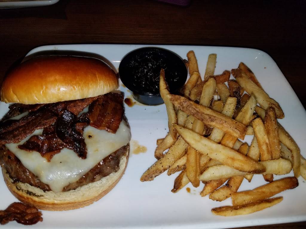 TGI Fridays | restaurant | 2940 Oakwood Blvd, Hollywood, FL 33020, USA | 9549222771 OR +1 954-922-2771