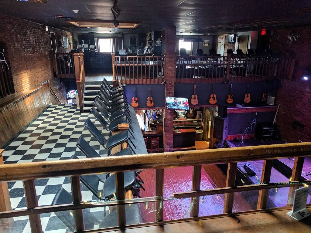 The Venue | restaurant | 110 W Maumee St, Angola, IN 46703, USA | 2606653922 OR +1 260-665-3922