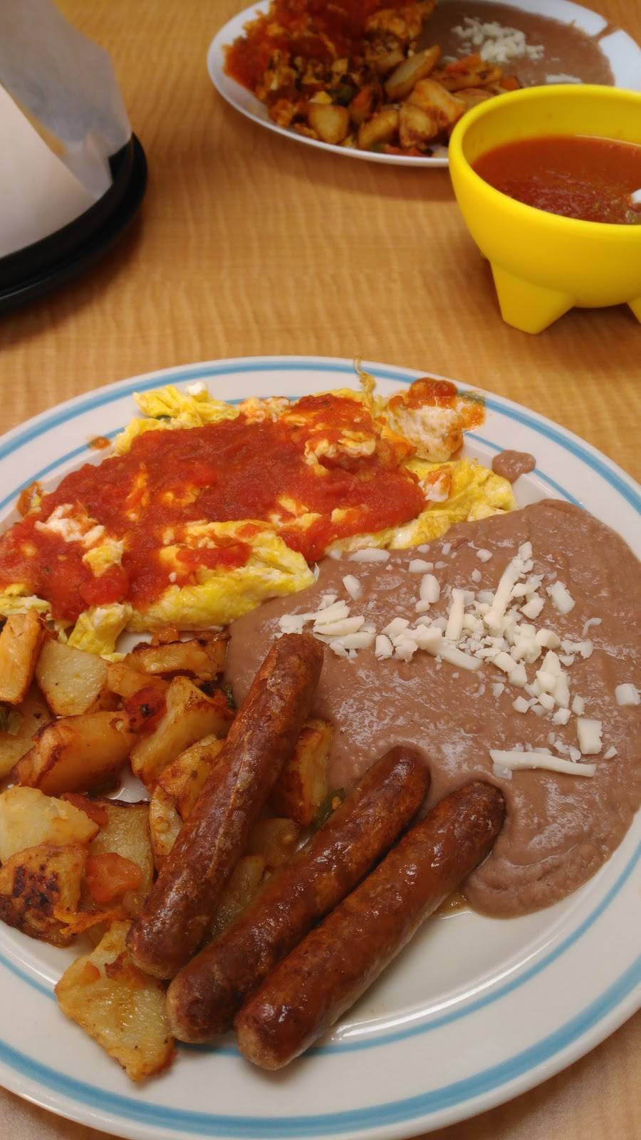 Anitas Cuisine | restaurant | 5816 Merriam Dr, Merriam, KS 66203, USA | 9134325855 OR +1 913-432-5855