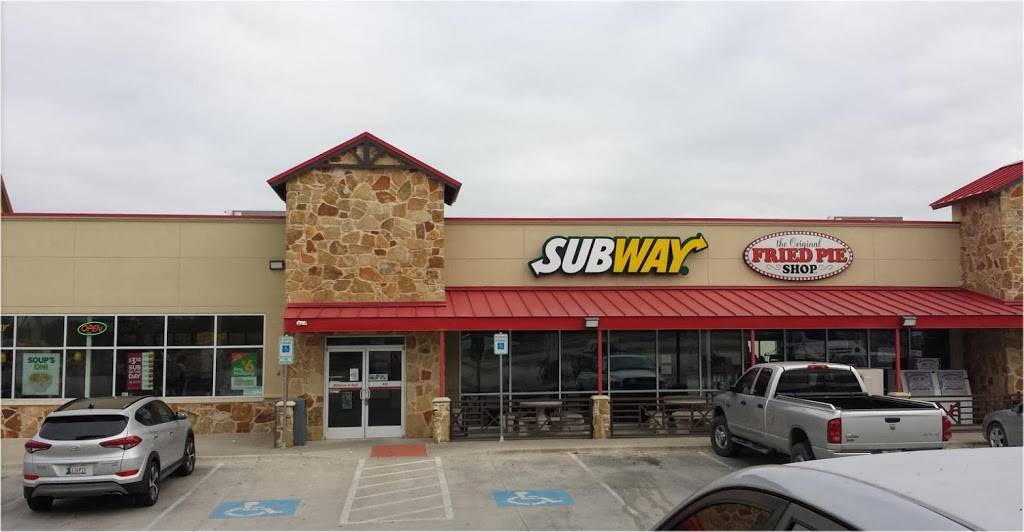 The Original Fried Pie Shop | restaurant | 5101 US-82, Gainesville, TX 76240, USA | 9406680480 OR +1 940-668-0480