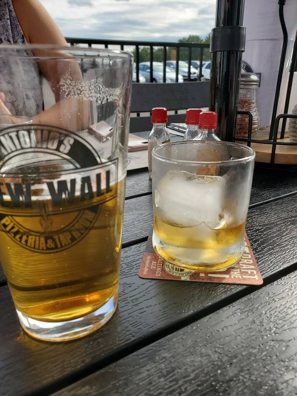 BrewWall | restaurant | 3161 Heritage Center Dr, Copley, OH 44321, USA | 3305766880 OR +1 330-576-6880