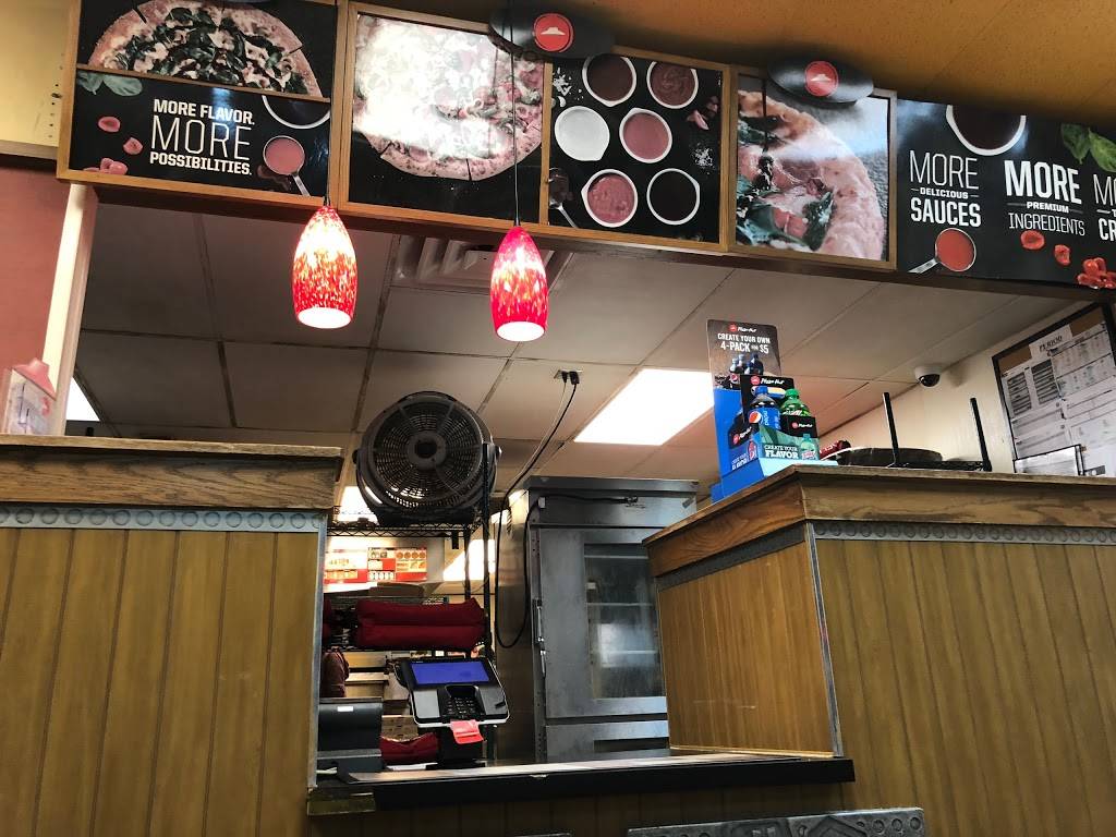 Pizza Hut | meal delivery | 9515 Blue Ridge Ext, Kansas City, MO 64134, USA | 8169662012 OR +1 816-966-2012