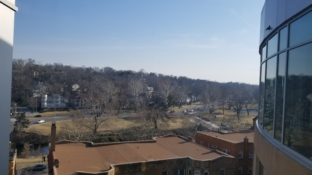 Parker at The Fontaine | restaurant | 901 W 48th Pl, Kansas City, MO 64112, USA | 8164378420 OR +1 816-437-8420