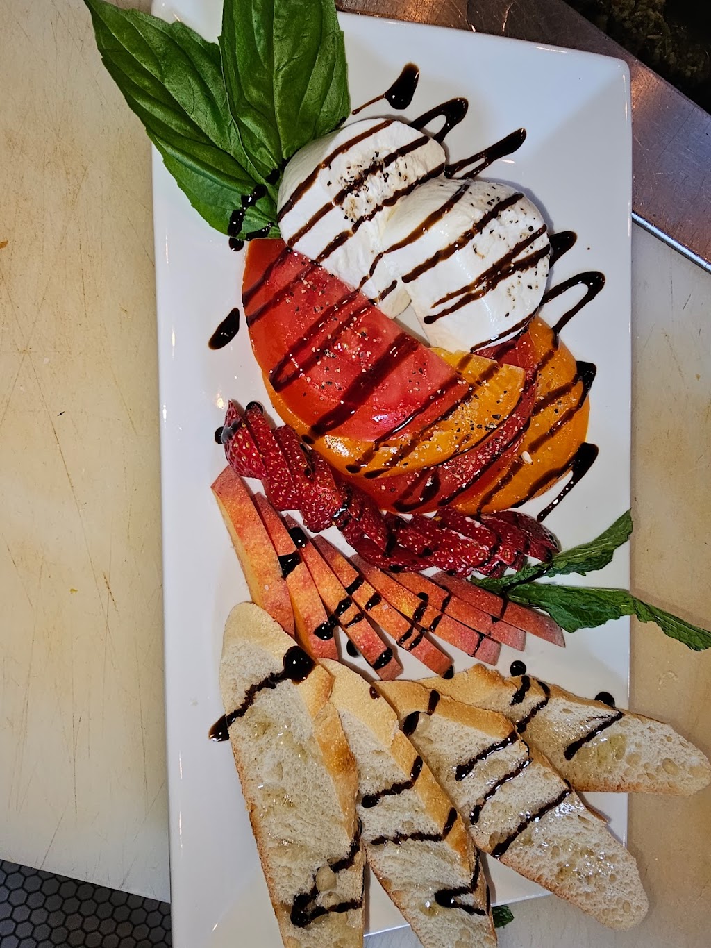 Ours noir | restaurant | 311 Gay St, Washington, VA 22747, USA | 5402275047 OR +1 540-227-5047