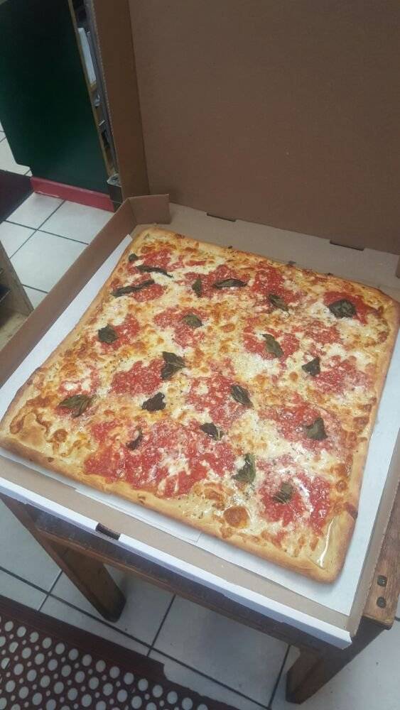 Beverley Pizza & Cafe | meal delivery | 358 E 2nd St, Brooklyn, NY 11218, USA | 7184310222 OR +1 718-431-0222