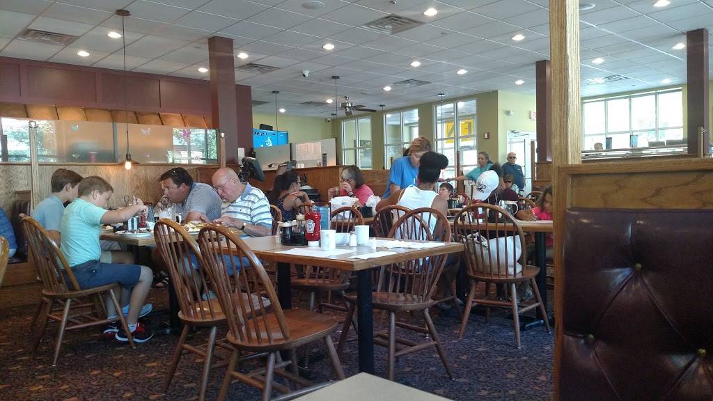 Chips Family Restaurant | restaurant | 775 Main St S, Southbury, CT 06488, USA | 2035861258 OR +1 203-586-1258