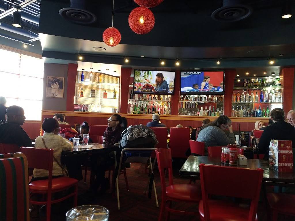 Red Robin Gourmet Burgers and Brews | restaurant | 15780 Hall Rd, Clinton Twp, MI 48038, USA | 5862869236 OR +1 586-286-9236