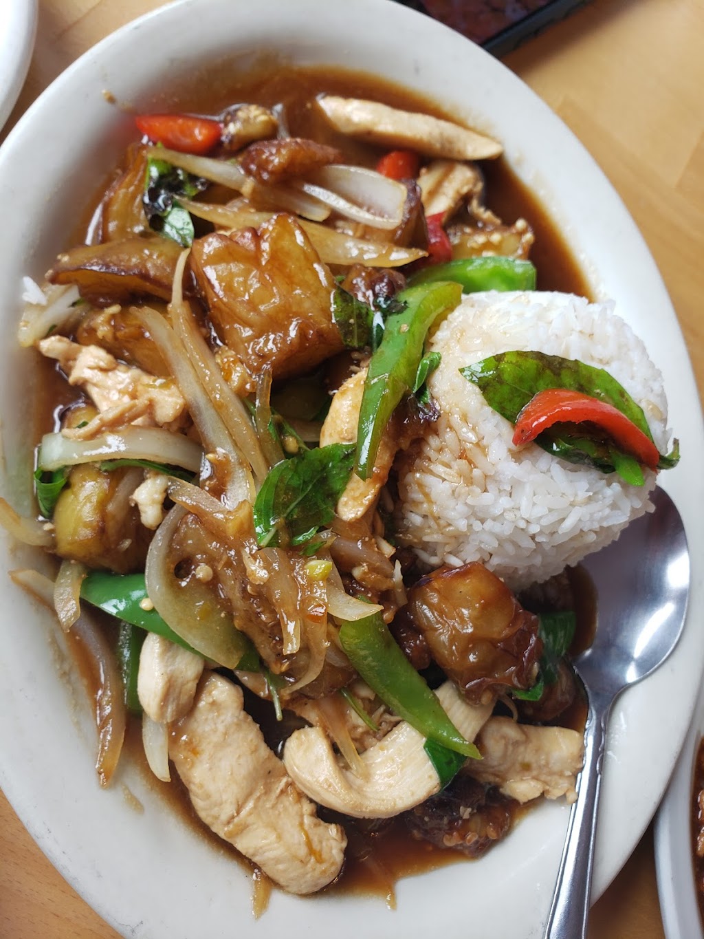 Alis Thai Kitchen | restaurant | 2392 N Pacific Hwy, Medford, OR 97501, USA | 5417703104 OR +1 541-770-3104