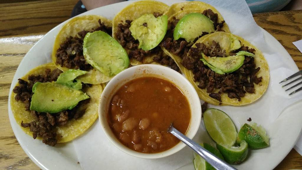 Taqueria La Tapatia | restaurant | 6731 S Flores St, San Antonio, TX 78221, USA | 2109246181 OR +1 210-924-6181