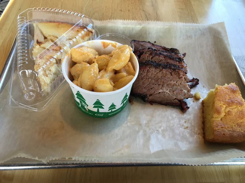 The Q Smokehouse | restaurant | 225 S James St, Ludington, MI 49431, USA | 2314253933 OR +1 231-425-3933