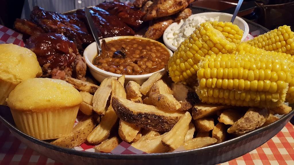 Famous Daves Bar-B-Que | restaurant | 26410 Great Northern Shop Center, North Olmsted, OH 44070, USA | 4407770200 OR +1 440-777-0200