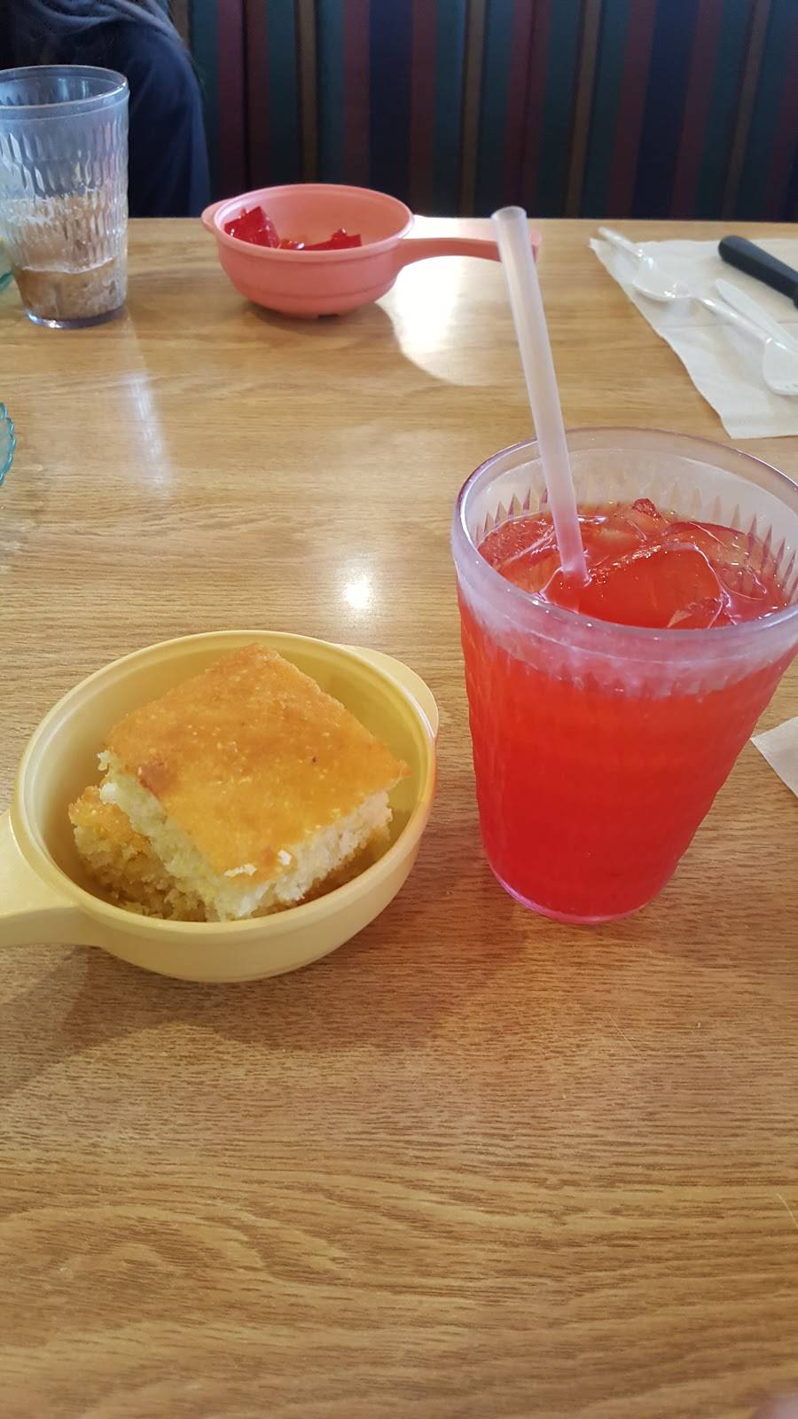 HomeTown Buffet | restaurant | 8432 Firestone Blvd, Downey, CA 90241, USA | 5628615067 OR +1 562-861-5067