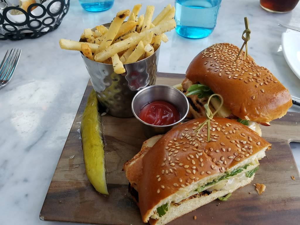 Blackwall Hitch | restaurant | 5 Cameron St, Alexandria, VA 22314, USA | 7037396090 OR +1 703-739-6090