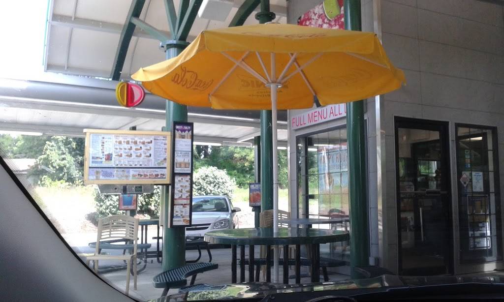 Sonic Drive-In | restaurant | 355 N Franklin St, Christiansburg, VA 24073, USA | 5403810007 OR +1 540-381-0007