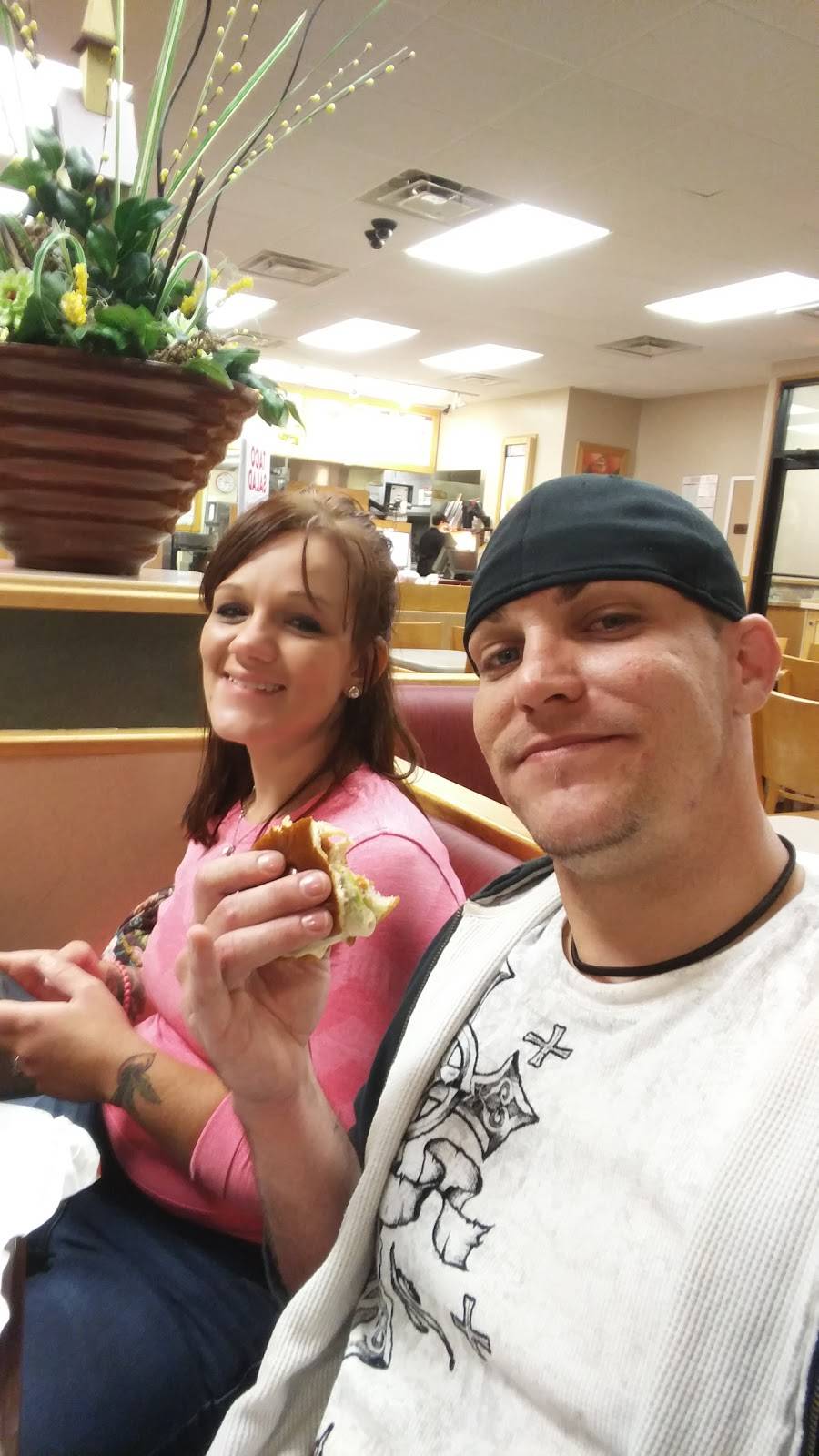 Wendys | restaurant | 5250 S East St, Indianapolis, IN 46227, USA | 3177837602 OR +1 317-783-7602